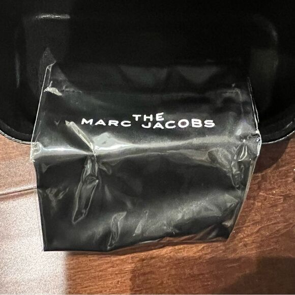Marc Jacobs Elegant Black Case main image 10